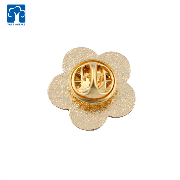 Customize cute flower soft enamel badge with epoxy cover